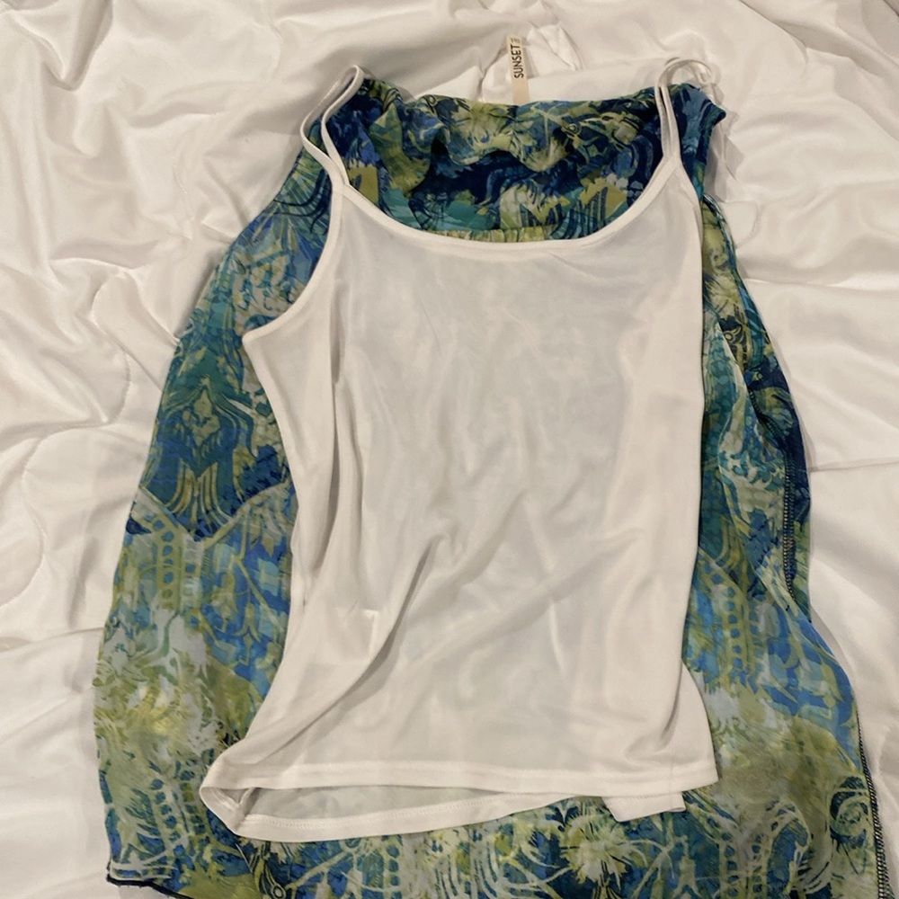 Sunset Rd size Small Blue and Green Asymmetrical Ruffled Blouse - Picture 10 of 10